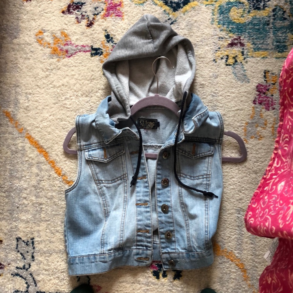 Jean crop vest with hood